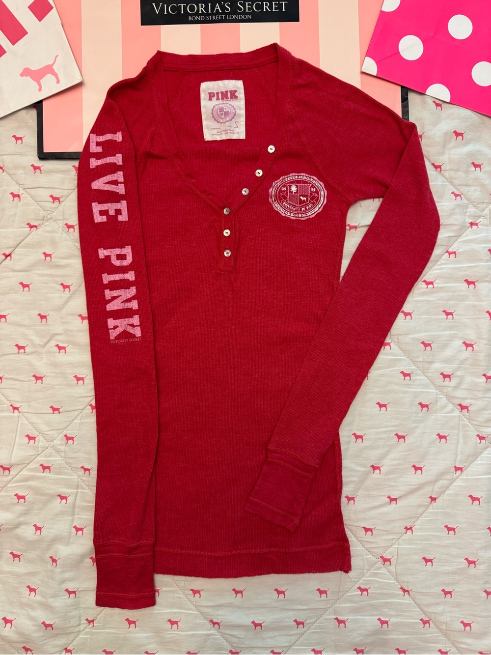 VS PINK VINTAGE Y2K THERMAL HENLEY SHIRT RED HERITAGE CREST DOG PUP 86 LOGO RARE